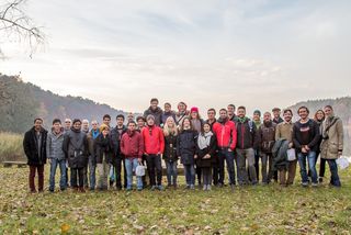 Gruppenbild mit Jungen Wissenschaftlern und Projektleiter (3. von rechts).